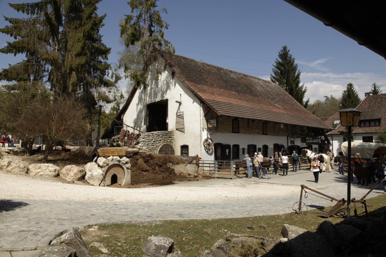 Erlebnisgastronomie Lochmuhle Hotel
